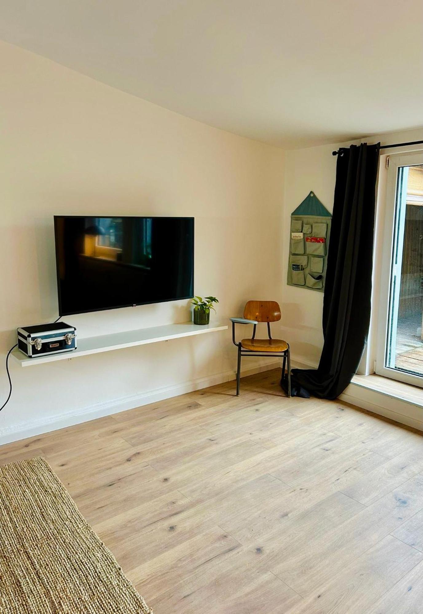 Feelslikehome - Urbane Altbauwohnung Mit Dachterasse& Parkplatz Bochum Exterior foto