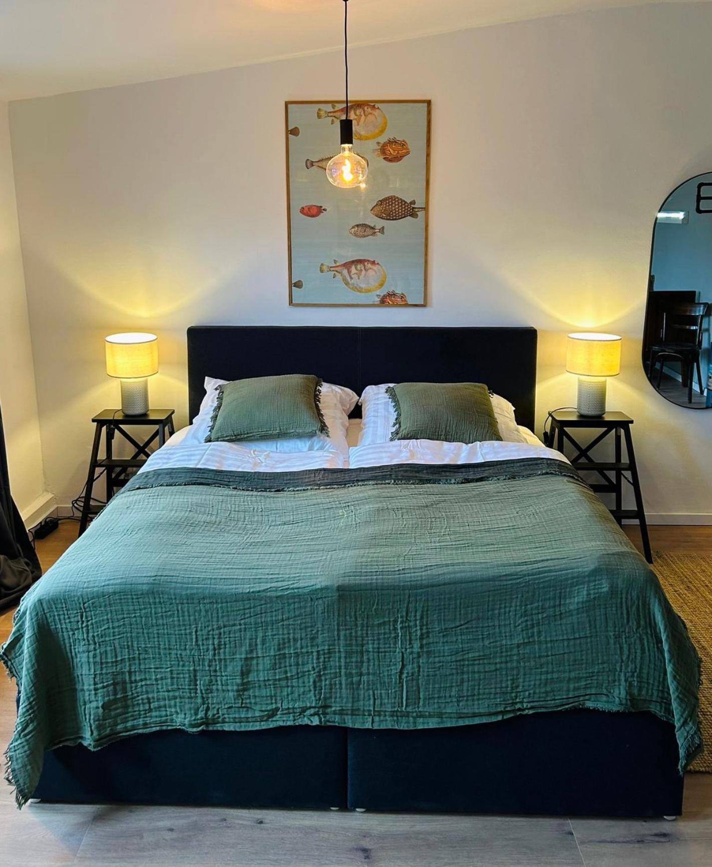 Feelslikehome - Urbane Altbauwohnung Mit Dachterasse& Parkplatz Bochum Exterior foto